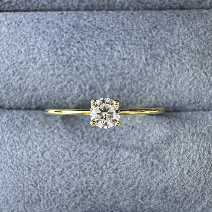 Classic Round-Cut Moissanite Rings with Four-Prong Setting